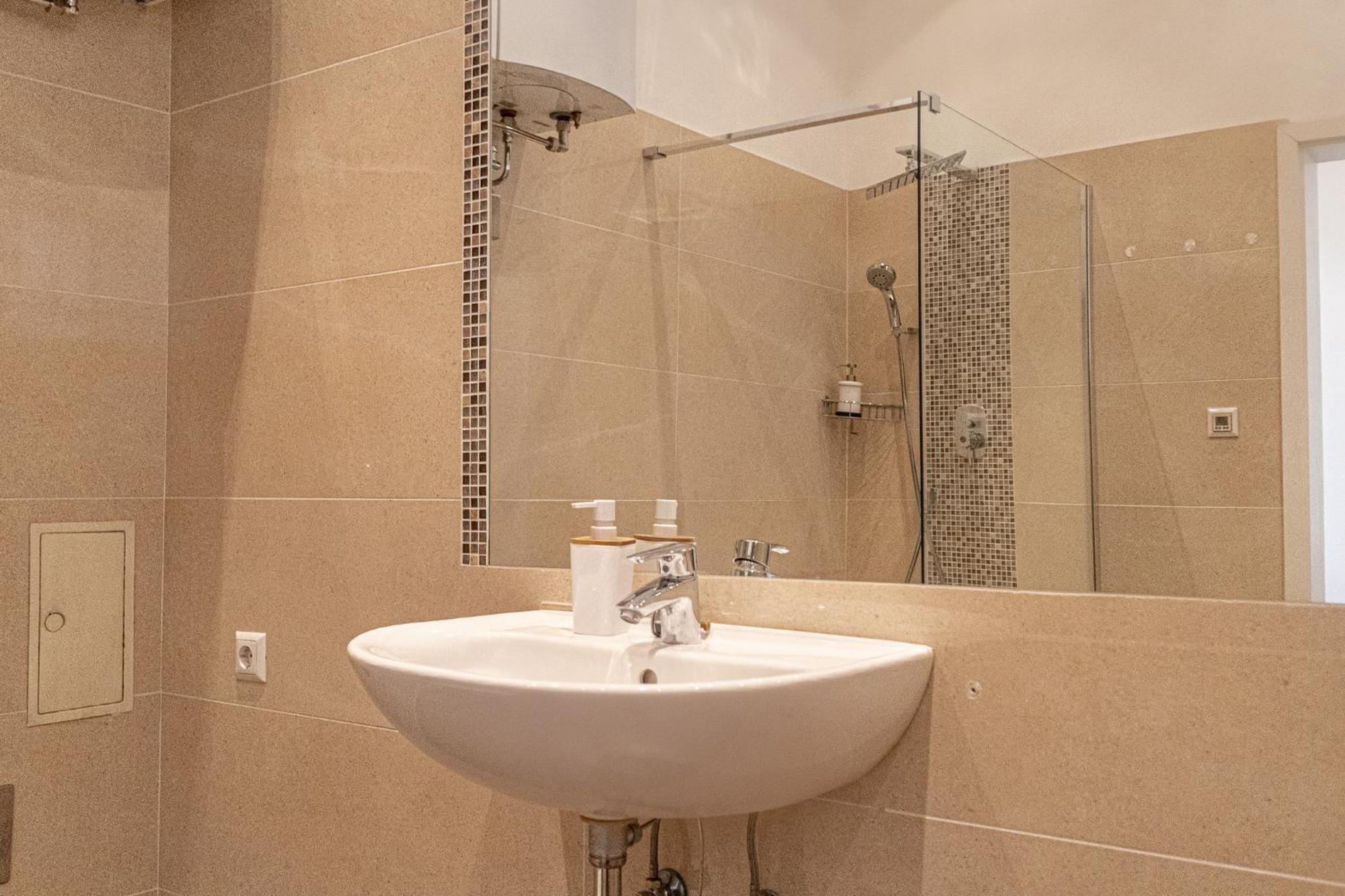 Special Vintage Viennese Apartment - 12Min F Downtown Εξωτερικό φωτογραφία